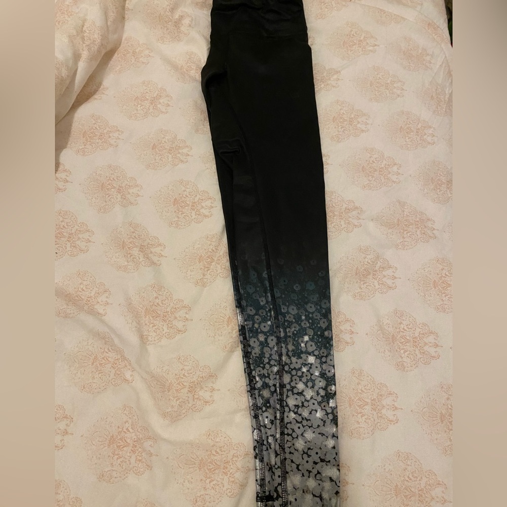 Athletic leggings